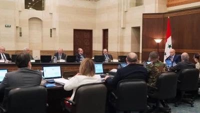 رئيس الحكومة: لا يمكن تقـديم الخدمـات مجـاناً دون تـوازن بين التكلـفة والتمـويل