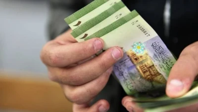 مسؤول يدعو إلى زيادة الرواتب بنسبة 500%