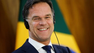 رئيس الوزراء الهولندي السابق يغادر منصبه بعد 14 عاماً بطريقة غير تقليدية