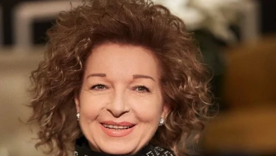 الفنانة السورية "نادين" تكشف جوانب من حياتها الشخصية وماضيها