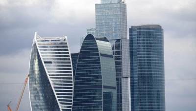 برج زجاجي وقيود أمنية.. تفاصيل حياة الأسد في روسيا