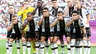 اقالة مدير المنتخب الألماني "بيرهوف" والقاء اللوم عليه بسبب اختياره  شعار "حب واحد"