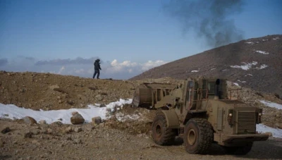 إسرائيل تعلن استمرار وجودها العسكري في محيط جبل الشيخ وخطة لتعزيز التواصل مع سكان الجنوب السوري