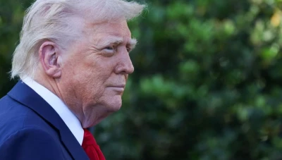 تغريدات ترمب في أول 100 يوم: تأثيرات سياسية واقتصادية على أميركا والعالم