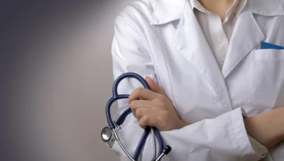 تعـرفة الكـشف الطبي بين 50 و100 ألف ليرة: هل هي مـبررة؟