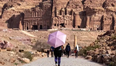 تراجـع الدخـل السـياحي في الأردن بنسـبة 4.4% في 2024 وزيـادة في حـوالات المغتربين