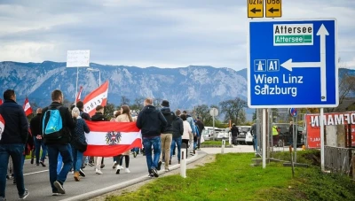 النـمسا تبـدأ بإلغـاء حـق اللجـوء لآلاف السورييـن عـقب تغـير الأوضـاع السـياسيـة في بـلادهم