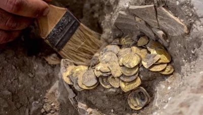 العثور على كنز يقدر بملايين الدولارات لتحل عليهم لعـ.ـنة الذهب