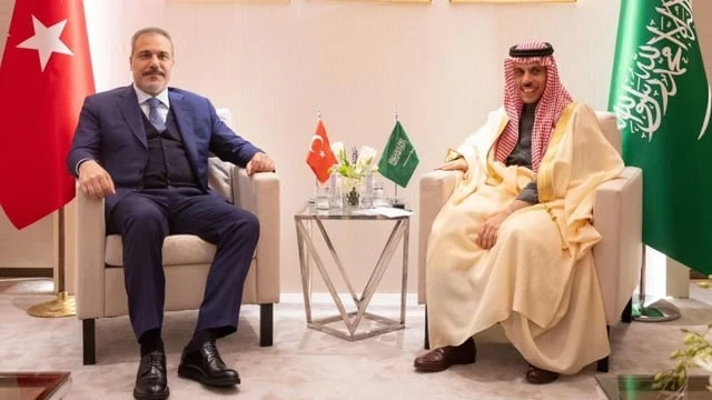 وزير الخارجية التركي هاكان فيدان يزور السعودية لبحث تعزيز العلاقات الثنائية والقضايا الإقليمية