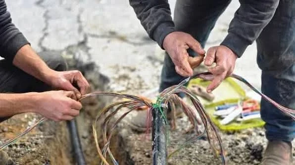 عطل طارئ على الكبل الضوئي بين دمشق ودرعا