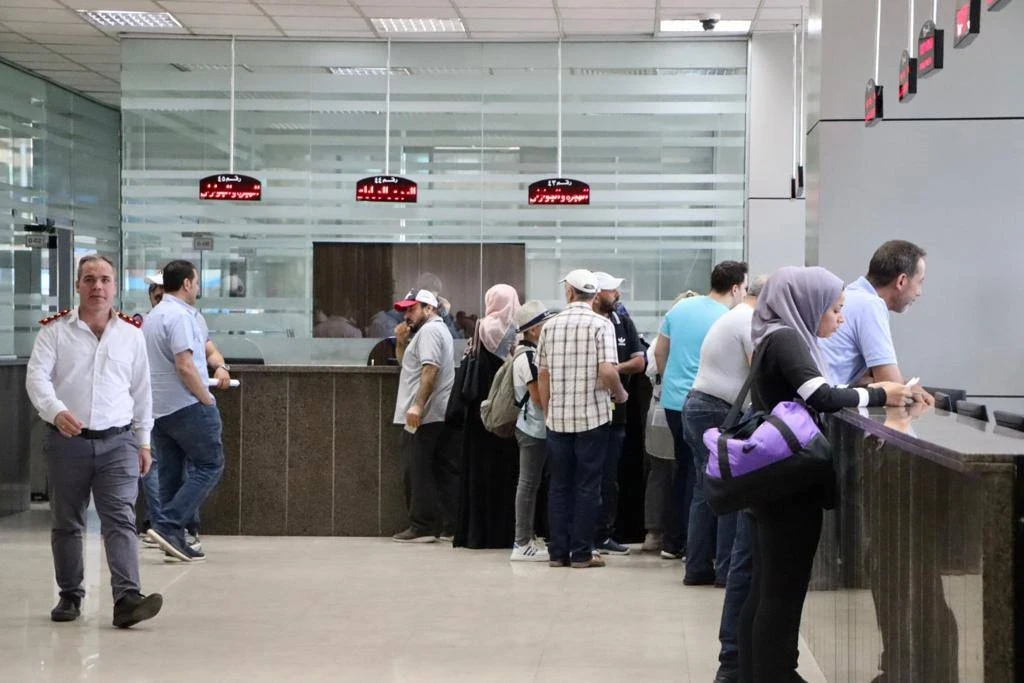 إيقاف موظف بالأحوال المدنية في دمشق بعد تداول فيديو مخالف ومباشرة التحقيقات القانونية