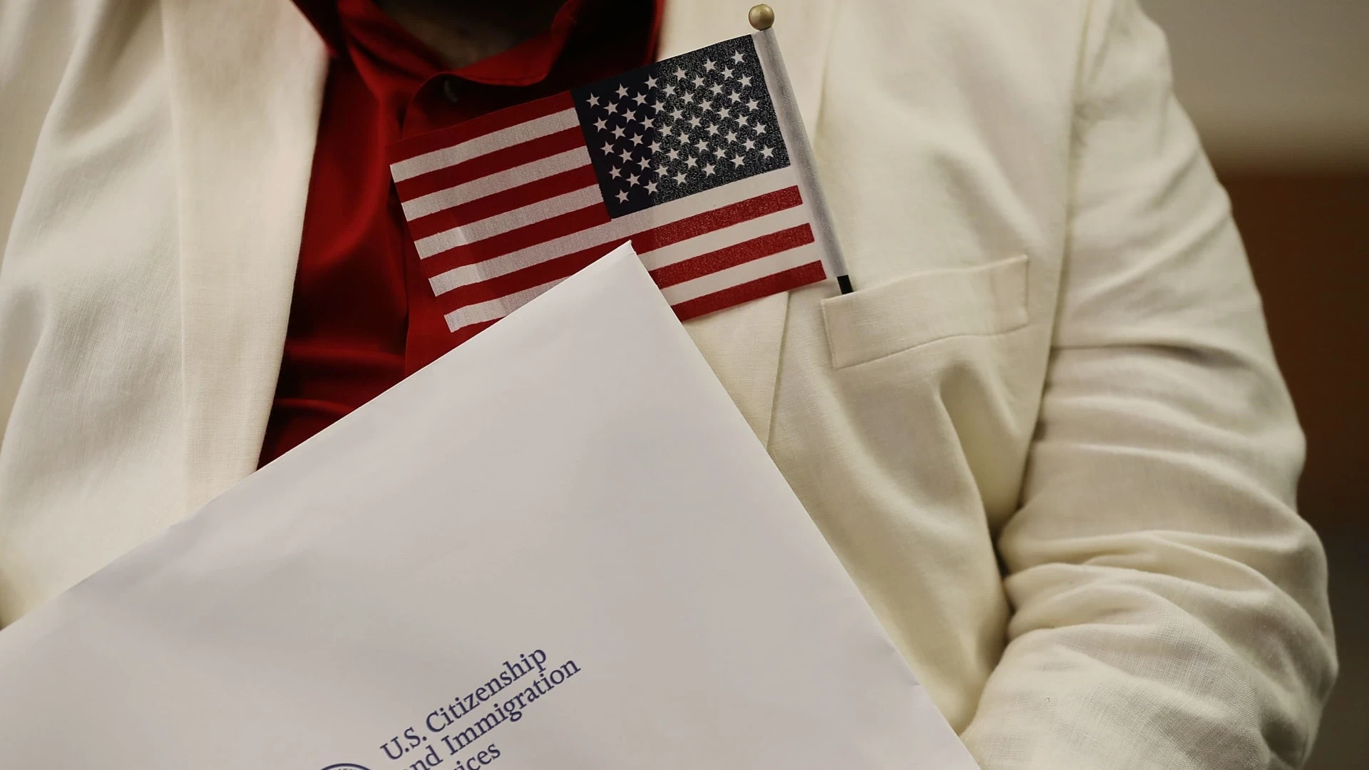 سباق الهجرة إلى أمريكا: العرب الأكثر حصولًا على التأشيرات في 2024