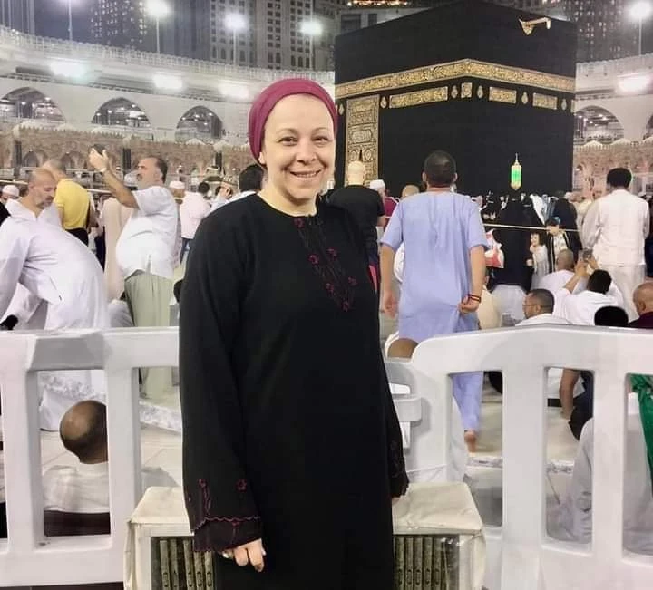 داعية يرد على ظهور نهاد ابو القمصان امام الكعبة بالتوربان