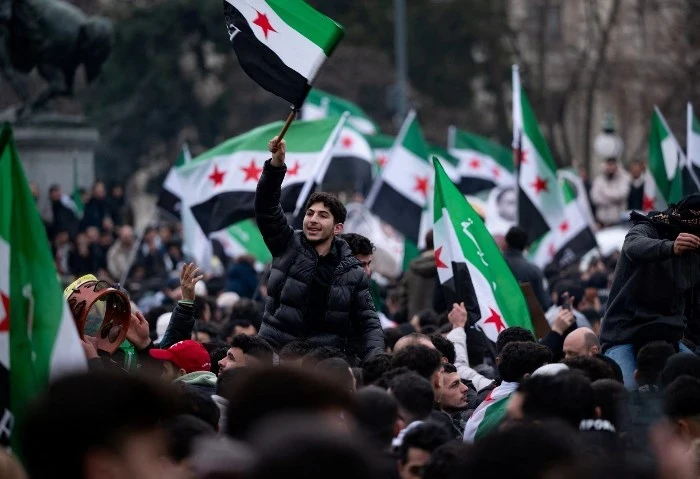 إيـر.ان تـؤكـد دعمـها لوحـدة سوريا وتشـكـيل حـكومة منتـخـبة