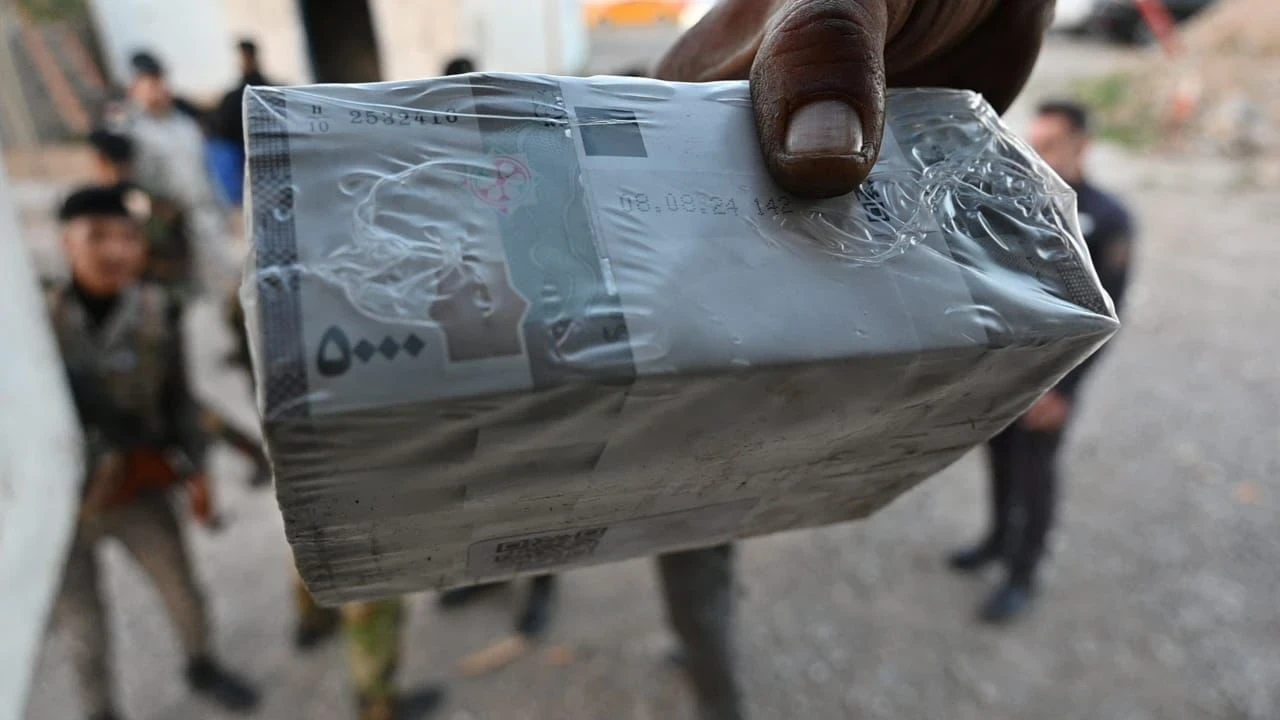 العراق يضبـط خـمسة ملـيارات ليرة سورية مـخبأة في شاحـنة بكـركوك