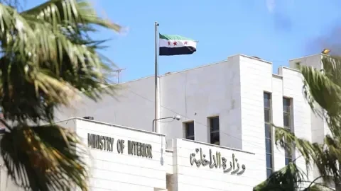الداخلية السورية: تفضيل الحلول الدبلوماسية والتحذير من التصعيد ضد الجيش