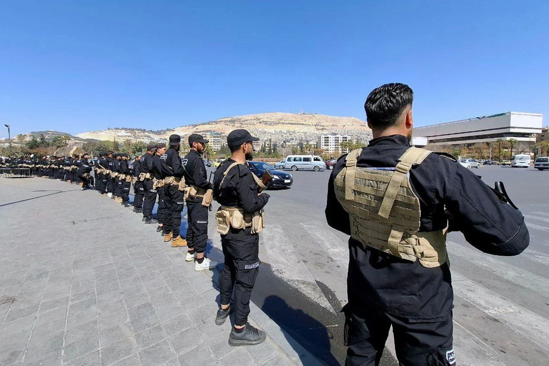 عملية مشتركة تكشف تهـ..ـريب 57 كيلوغراماً من الحشـ..ـيش