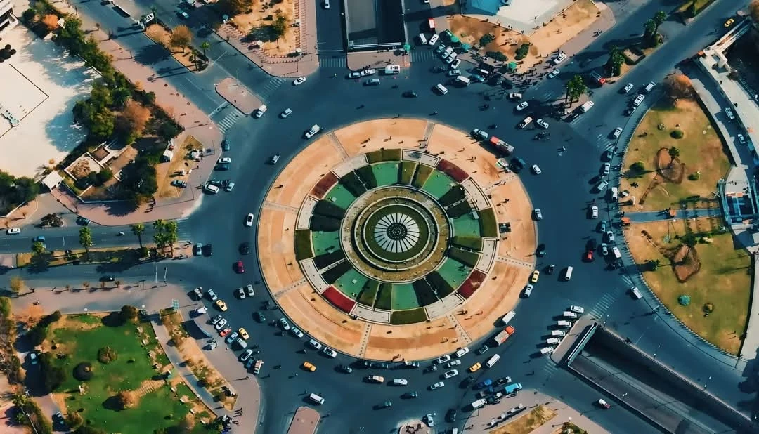 أحمد الشرع يلـتقي برجـال الأعمال السوريين في دمشق لتعـزيز الاسـتثمـارات الاقتـصادية