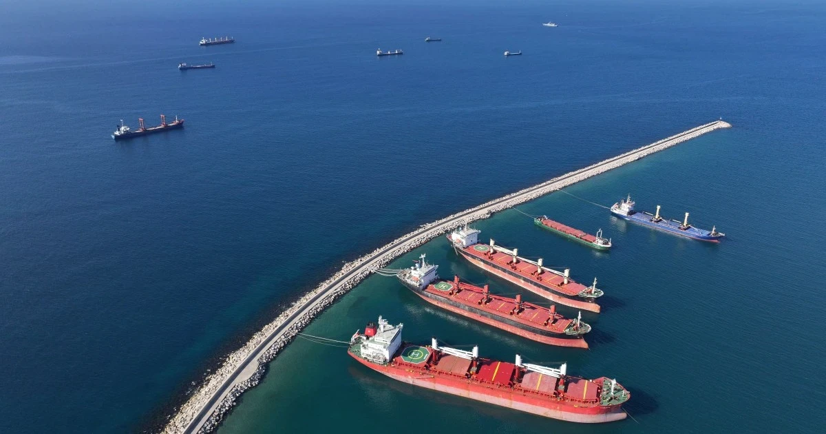 رسوم جديدة تهدد بإغلاق مئات مكاتب التخليص الجمركي في سوريا: هل يتجه القطاع نحو الاحتكار؟