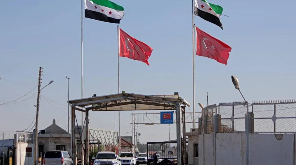 الحكـومة السورية الجـديـدة تتـولى إدارة معـابر الشـمال بشكـل كامـل