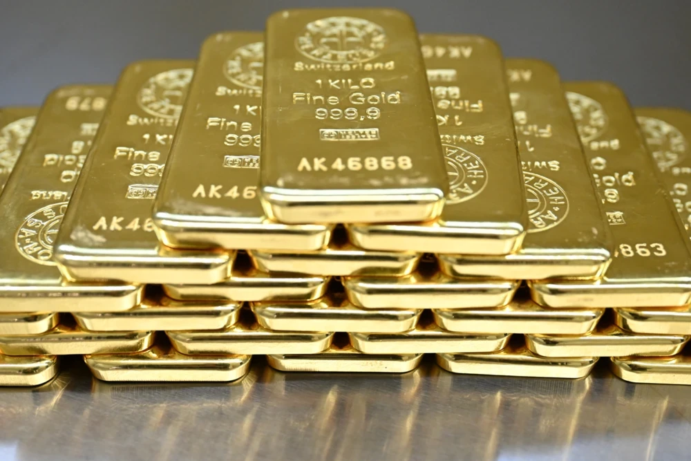 تراجع الذهب وارتفاع الفضة مع توقعات خفض الفائدة الأميركية