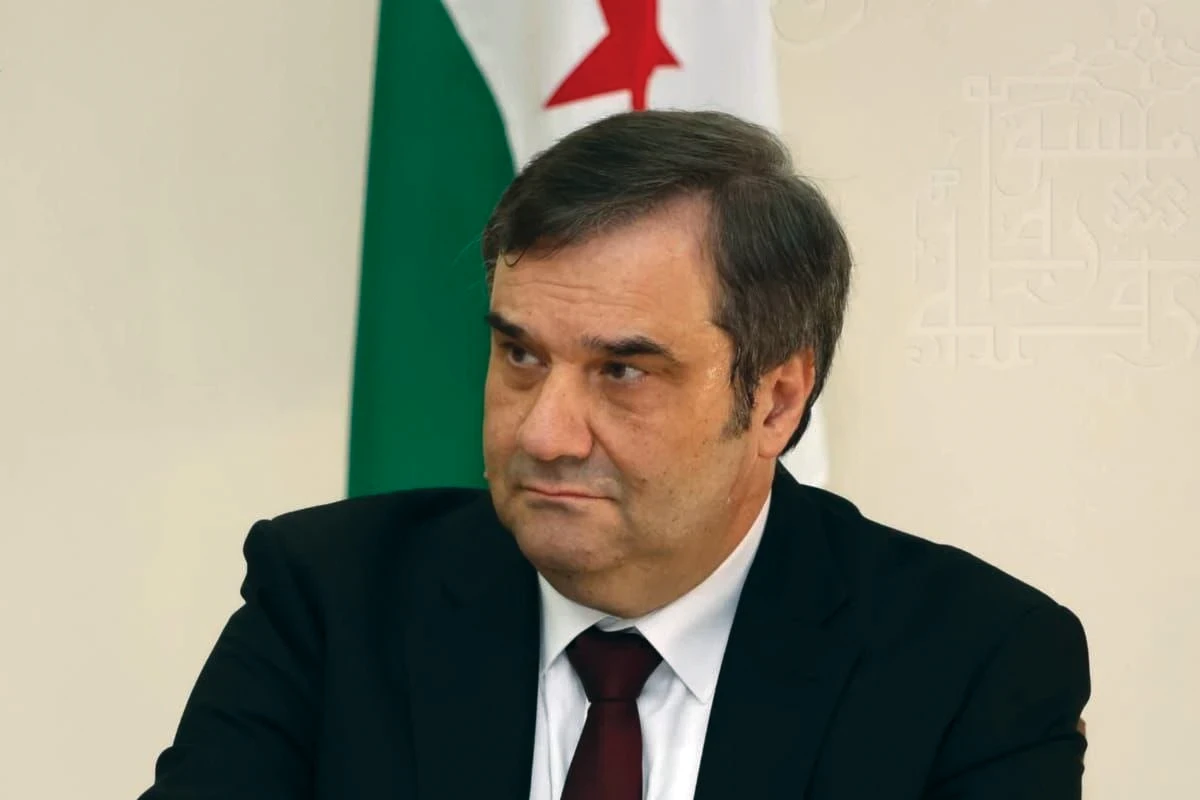 حاكم المركزي يوجّه المصارف بإدارة عادلة للسيولة وتلبية سحوبات المودعين