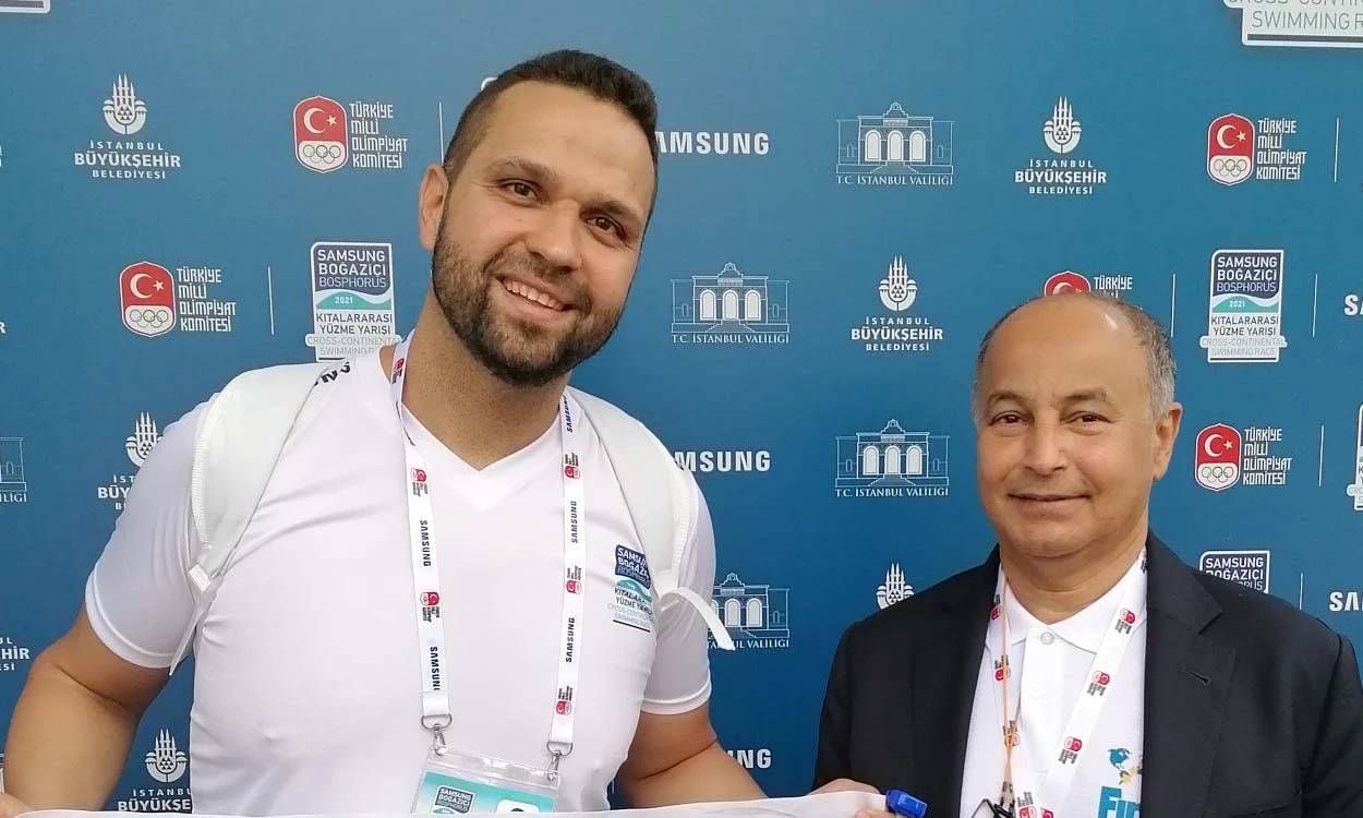 إنجاز فريد: شاب سوري يحقق فوزاً ببطولة السباحة في تركيا