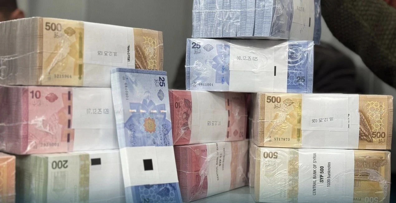 استقرار نسبي في سعر الليرة السورية مع افتتاح تعاملات الأحد