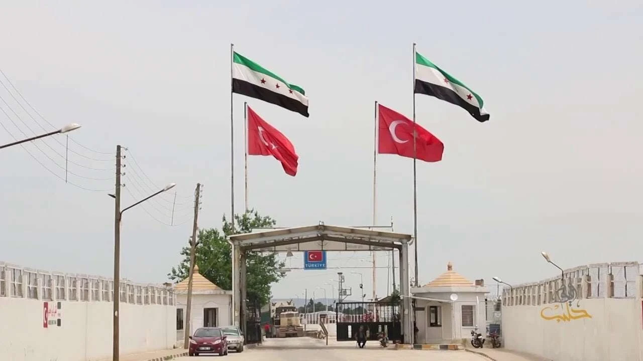 رسوم دخول 50 دولاراً على السيارات التركية بسوريا