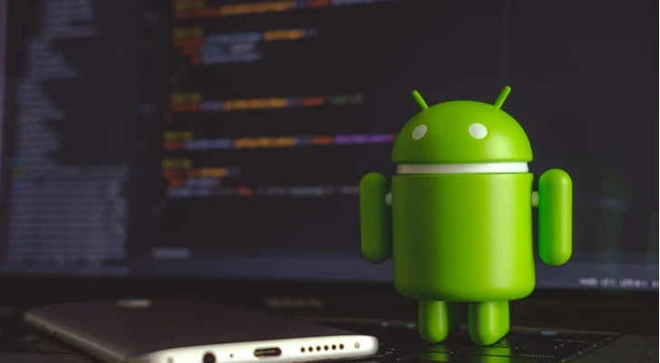 تحـذير خبراء الإنترنت: تطبيقات 'أندرويد' المخفية تهـدد أمان مساحة التخزين وتجـسس على المستخدمين