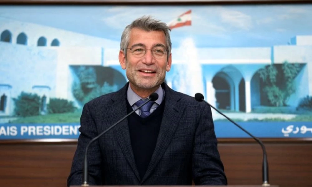 بالفيديو... وزير اللبناني يغني "حلوة يا بلدي"