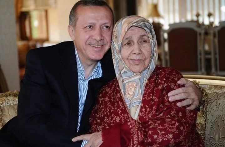 الطيب أردوغان ينشر مقطعا مصورا بمناسبة يوم الأم (فيديو)