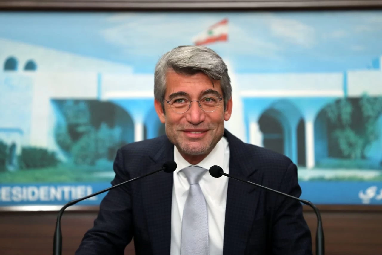 وزير الطاقة اللبناني: السوريون أحق بالكهرباء من اللبنانيين