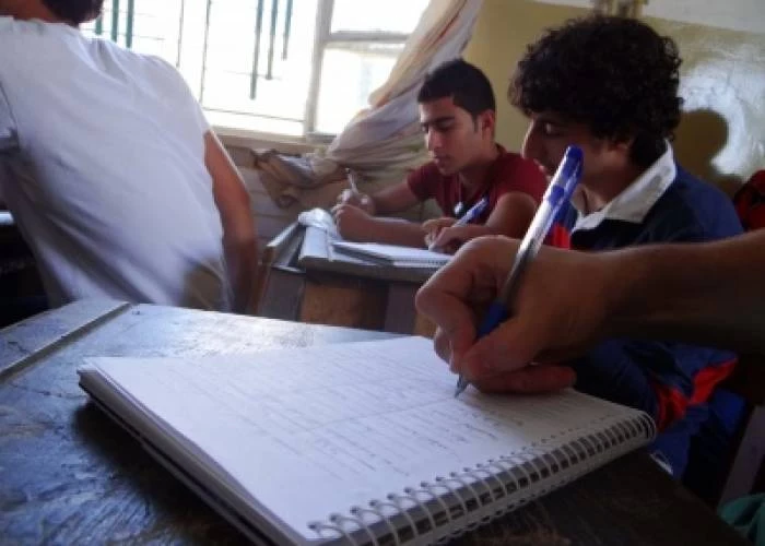 جدلاً وانتقادات واسعة حول قطع الانترنت بالامتحانات