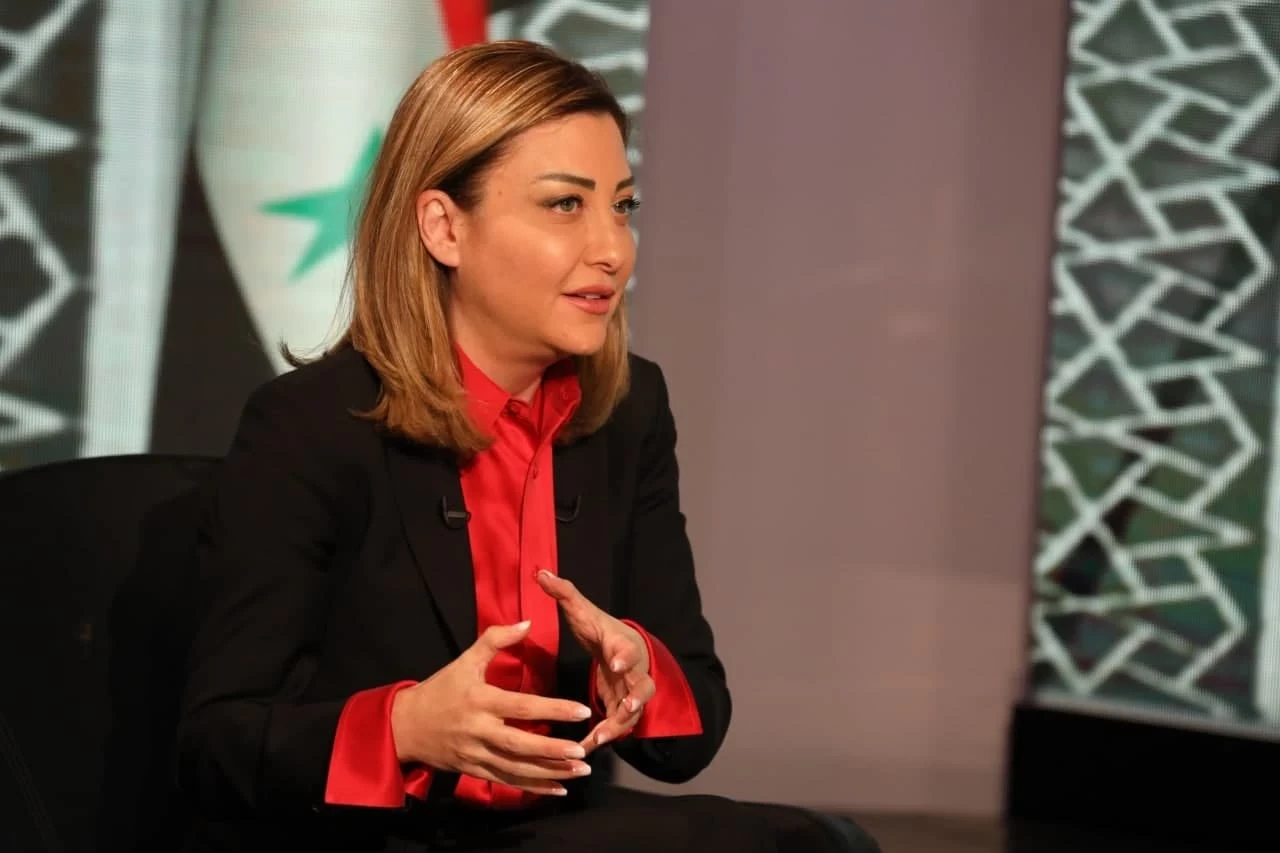 فيديو من داخل مطعم لونا الشبل الروسي يثـ.ـير الجـ.ـدل