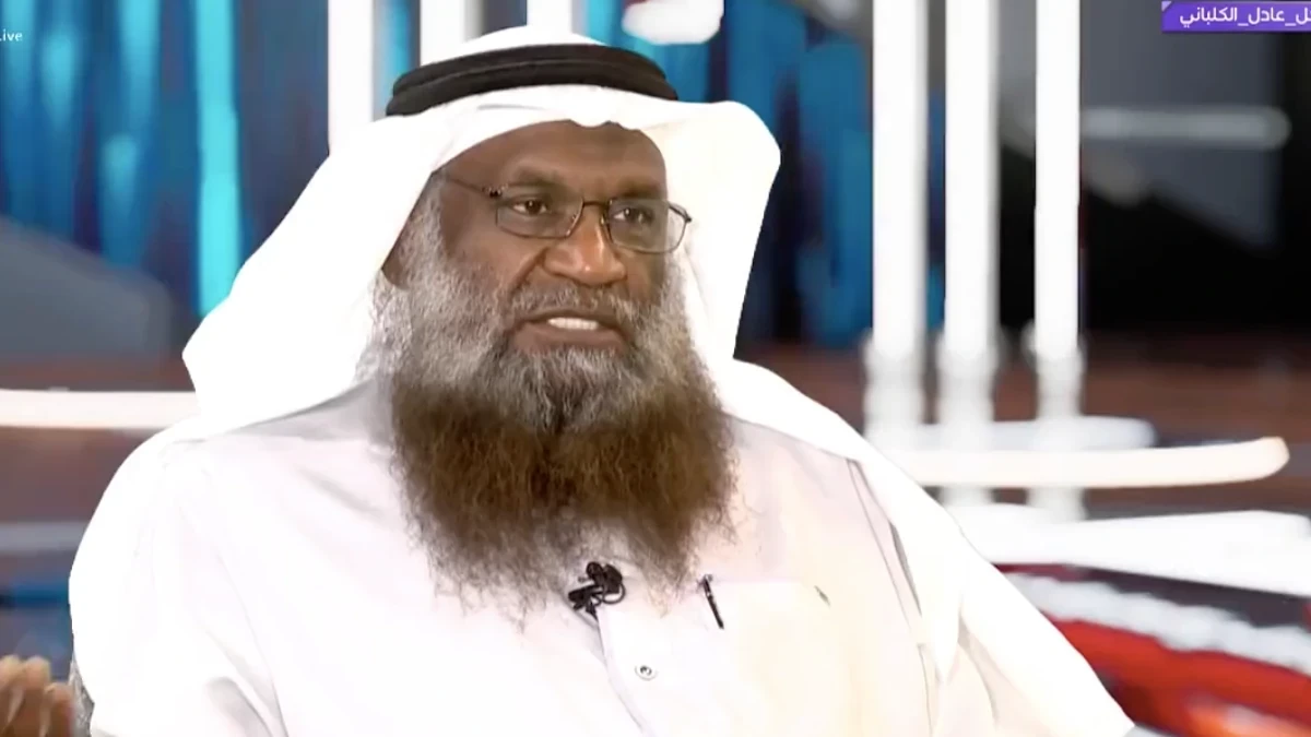 ظهور غريب لإمام الحرم المكّي وهو يرتدي الجينز ويقود دراجة هارلي (صورة)