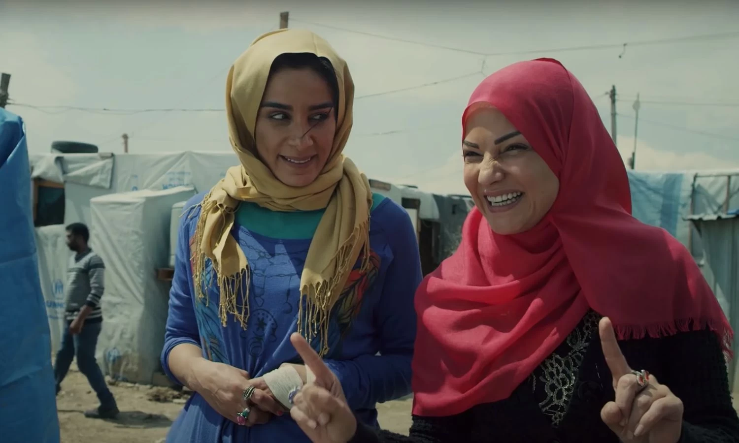 كاتبة فيلم خيمة 56 تطلق تصريحات مهينة للشعب السوري وترفض الاعتذار