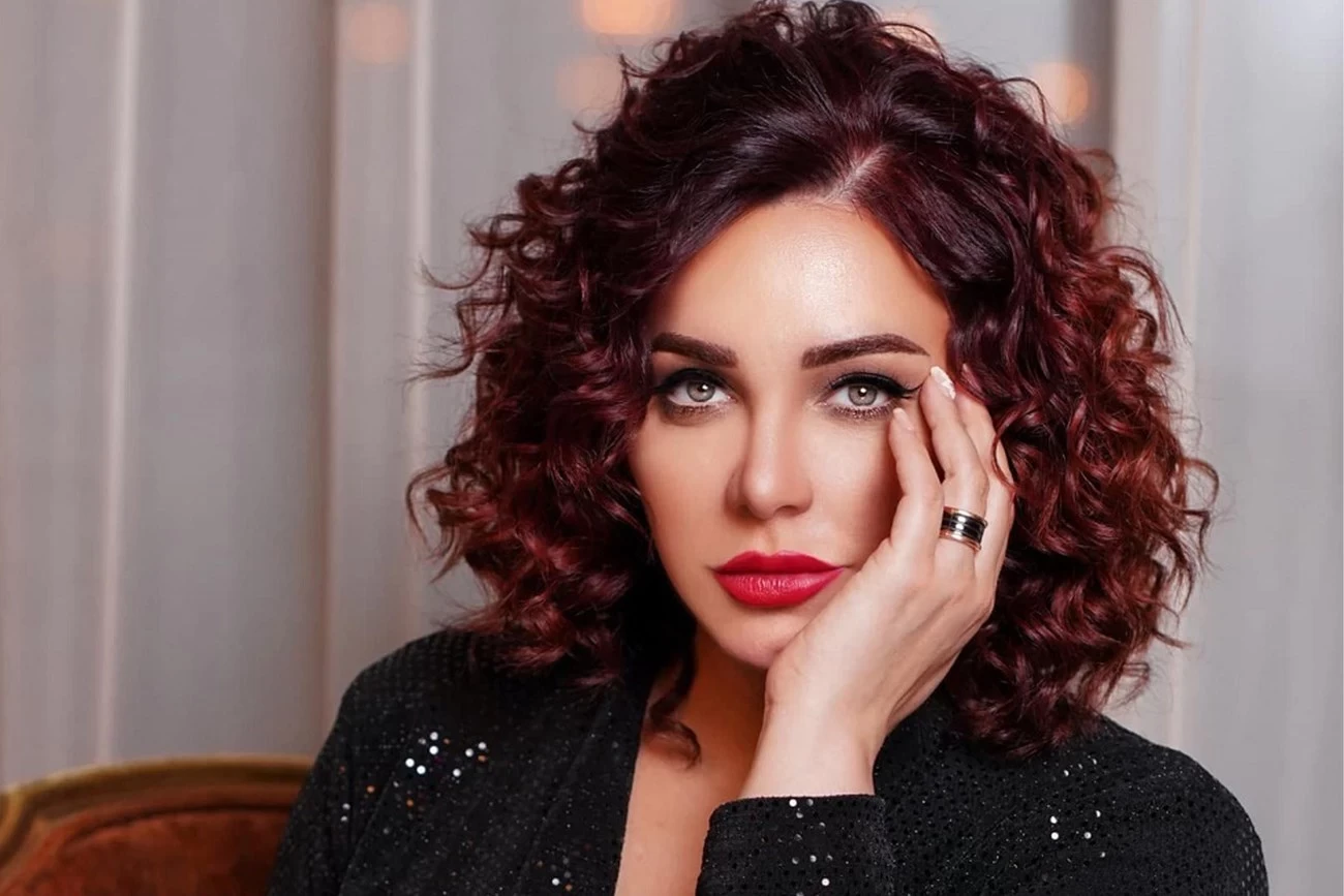 صديق سلاف فواخرجي ينصحها بكتابة قصصها الخـ.ـاصة