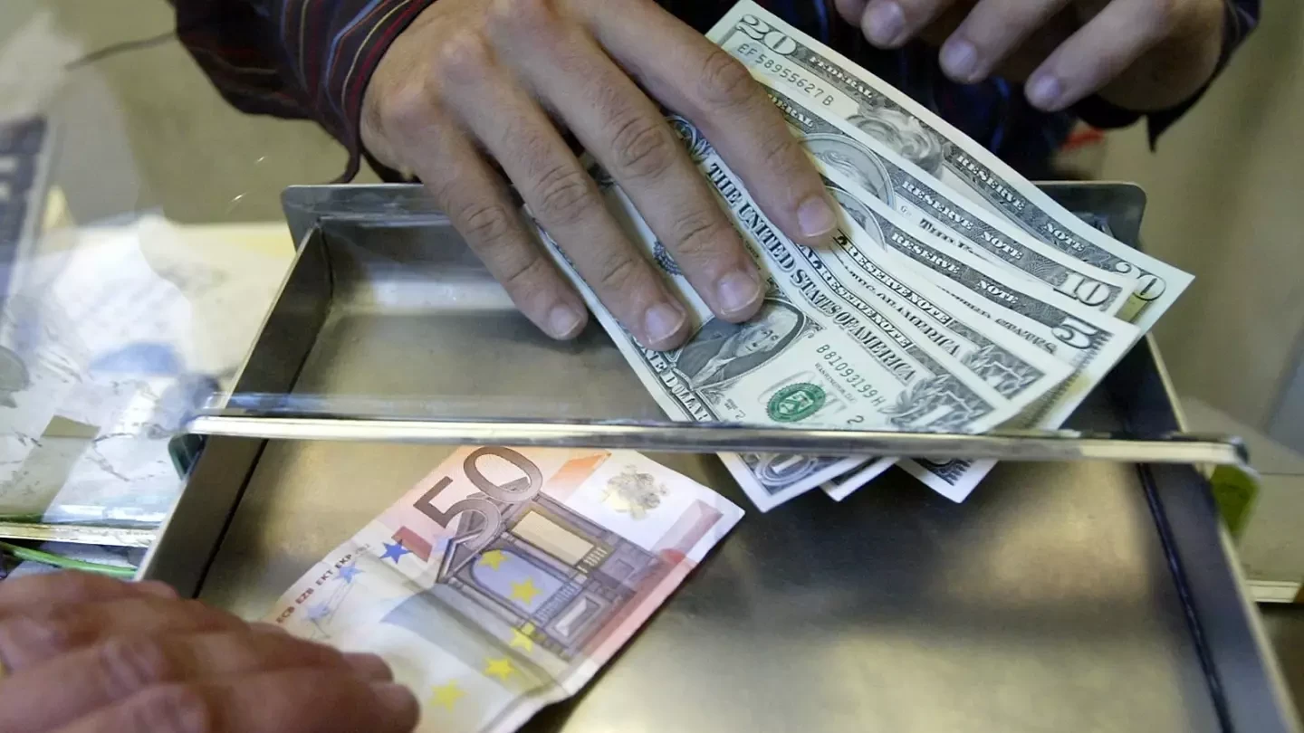 هبوط حـ.ـاد بسعر صرف اليورو