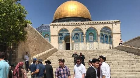 انتشار صورة مستوطـ.ـنة بملابس "فاضـ.ـحة"