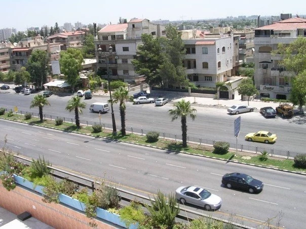 رجال عـ.ـراة بالكامل تملأ شوارع دمشق (صور)