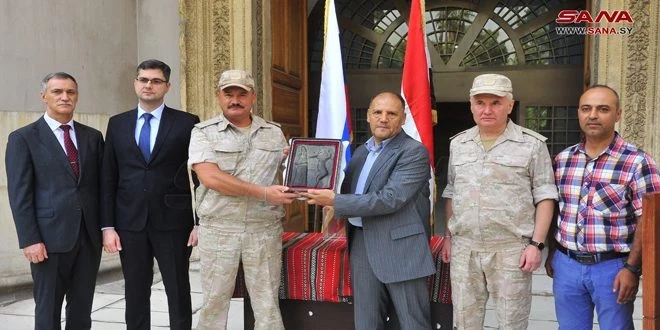 روسيا تعيد لسوريا قطعة أثـ.ـرية تعود للعصر الآشوري