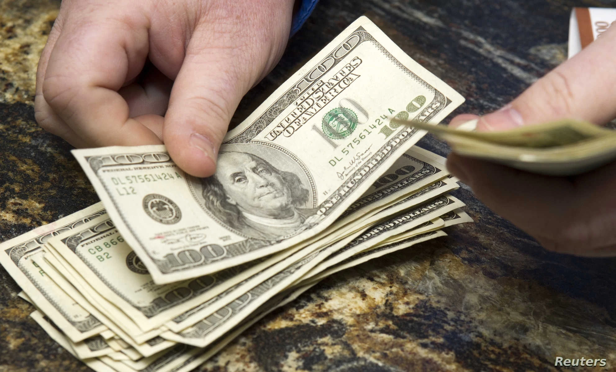 خبر هام لمن لديه دولارات بالمصارف