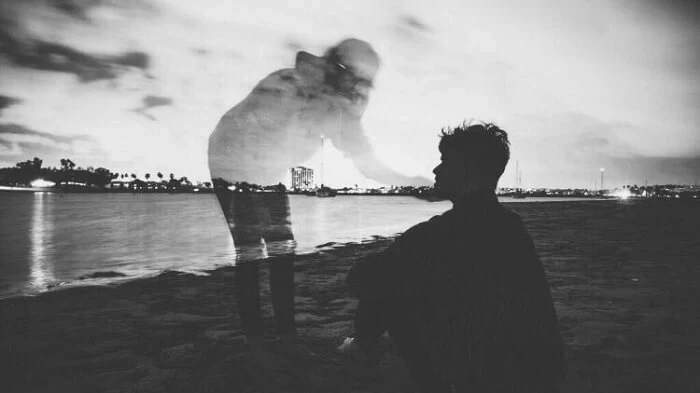 تفسير رؤية الميت حي في المنام.. دلالته.. وهل الرؤية جيدة أم سيئة