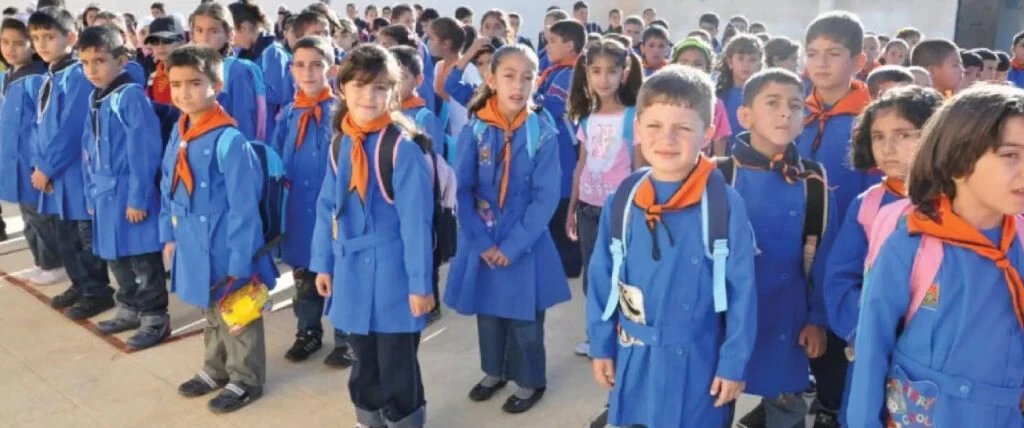 وزارة التربية تقدم وجبة غذائية للطلاب