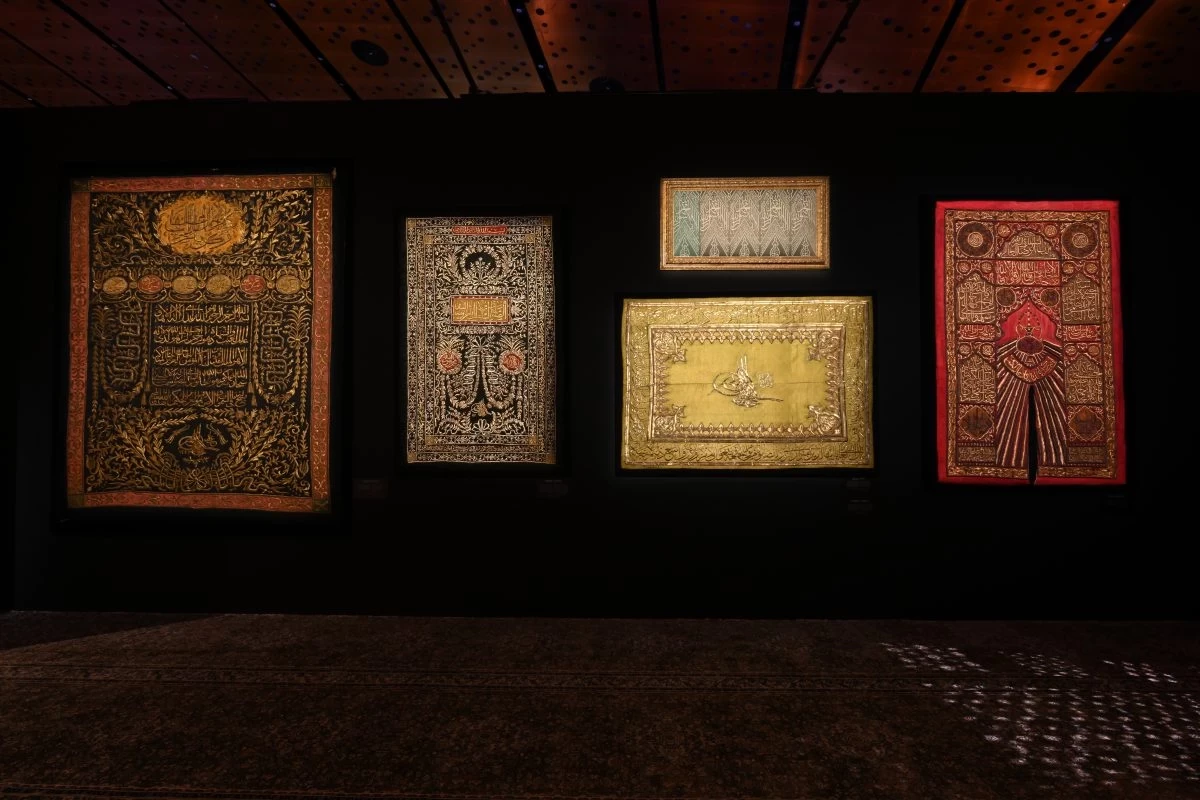 بالفيديو.. نسخة طبق الأصل من حذاء النبي محمد