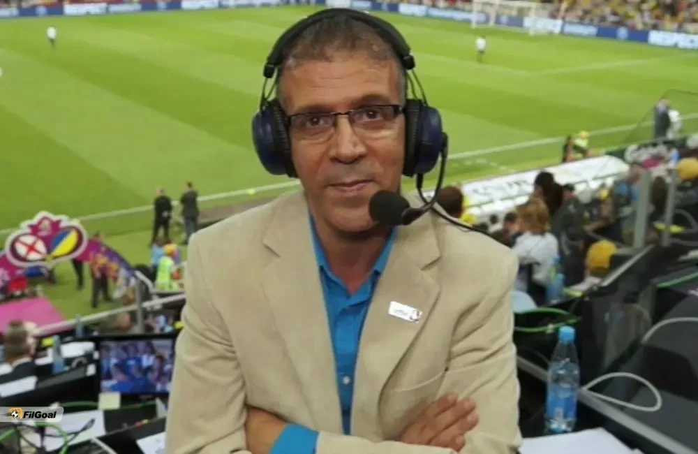 حفيظ دراجي يتغنى بعلم النظام السوري: يرفرف فوق سماء الجزائر