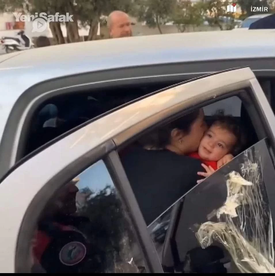 شاب سوري يُنقذ طفلة تركية رضيعة من الاختناق في إزمير