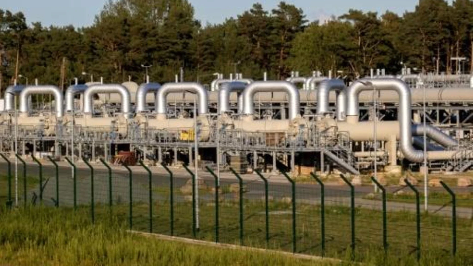 مشروع غريـ.ـب لإمداد المنازل بالمياه السـ.ـاخنة