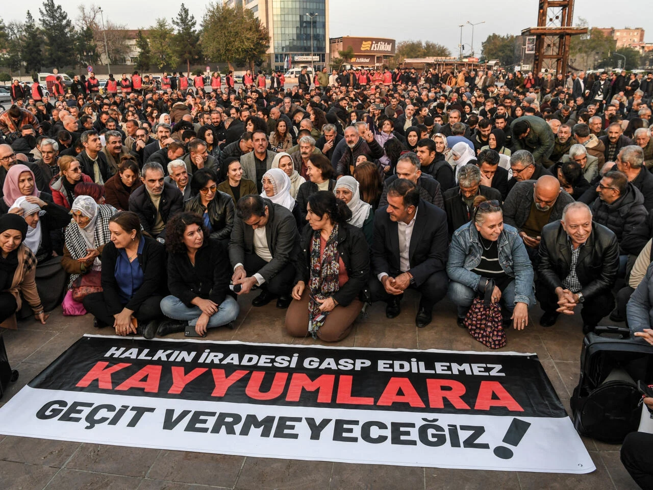 تركيا تحظر احتجاجات جماعات يسارية وعلوية في إسطنبول لمدة 3 أيام للحفاظ على الأمن العام